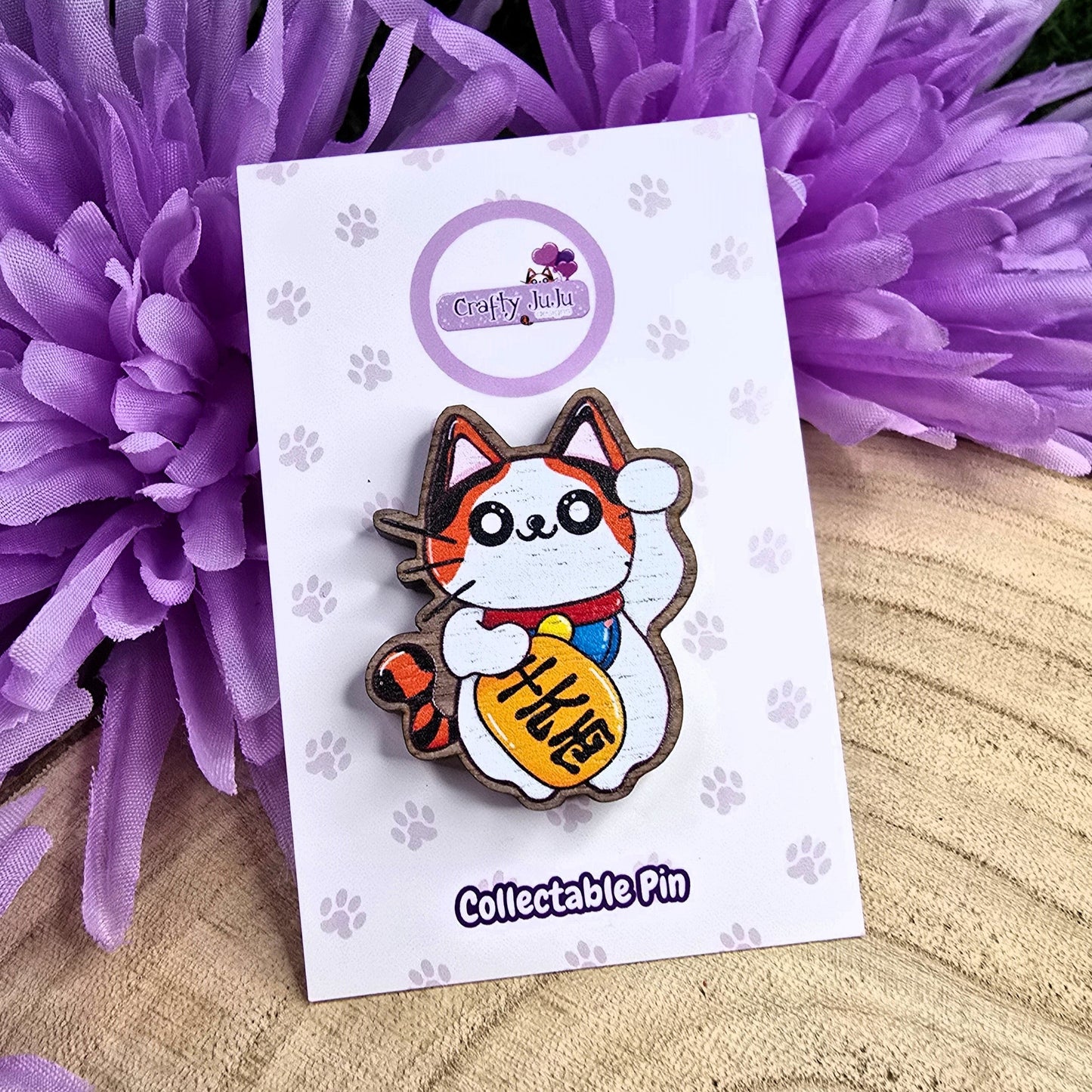 Lucky Cat Eco-Friendly Wooden Pin – Sustainable & Kawaii Maneki-Neko Badge