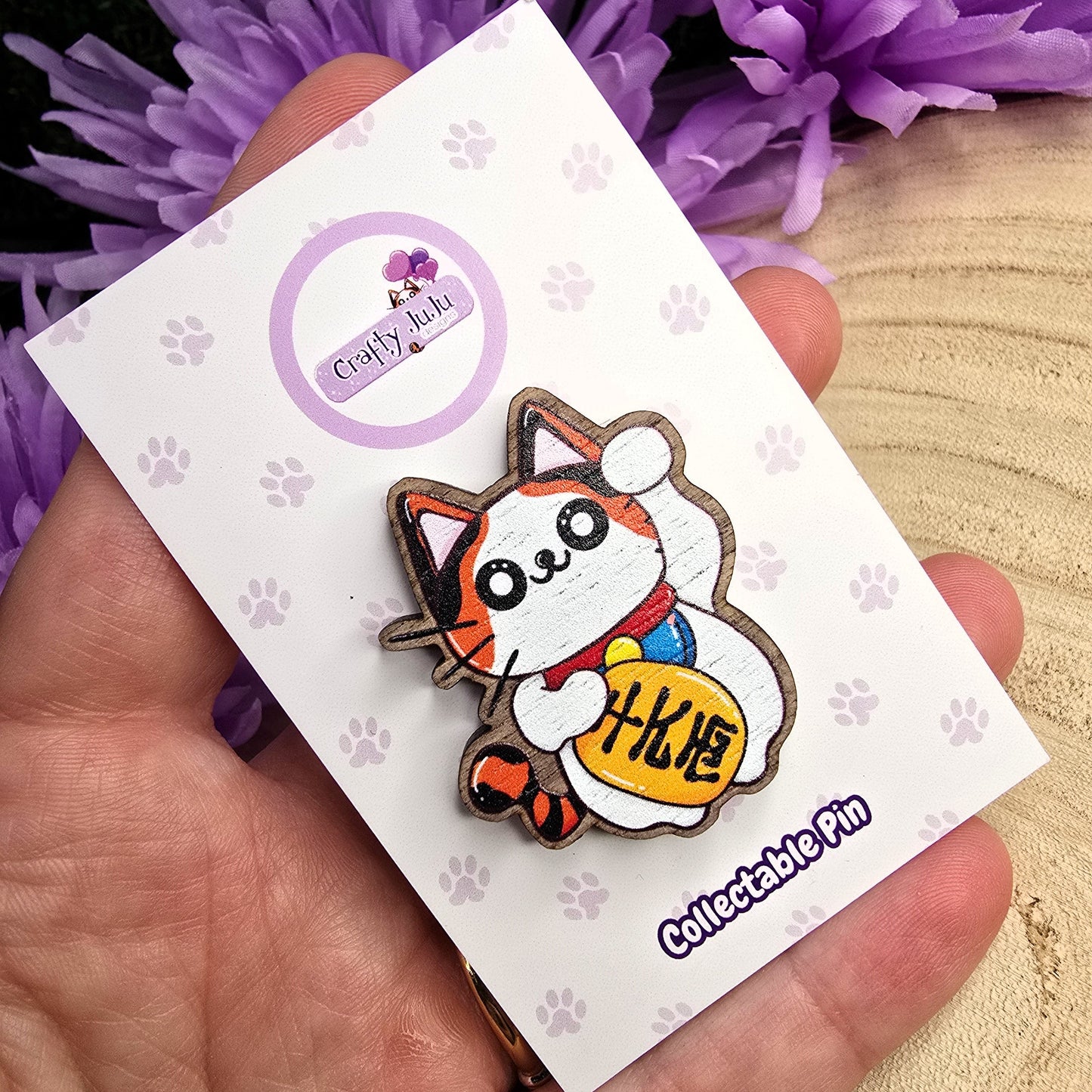 Lucky Cat Eco-Friendly Wooden Pin – Sustainable & Kawaii Maneki-Neko Badge